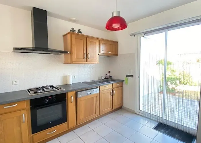 Dom wakacyjny Maison Renovee, Jardin Clos, A 300m De La - 6 Couchages, Wifi, Animaux Admis - Fr-1-231-205